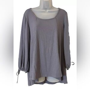 Wonderly Women's Size S Flowy Tunic Top Gray 3/4 Sleeve Scoop Neck Feminine